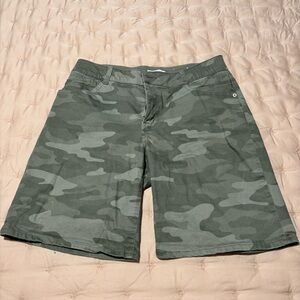 Gibson Latimer Women’sOlive Camo Flat Front Shorts